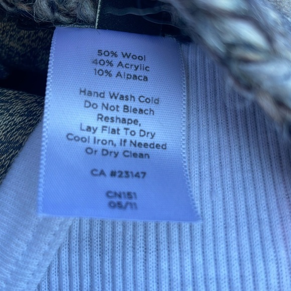 TALBOTS WOOL / ALPACA BLEND HIGH LOW CARDIGAN SWEATER 🖤🤍 - M - Picture 7 of 7